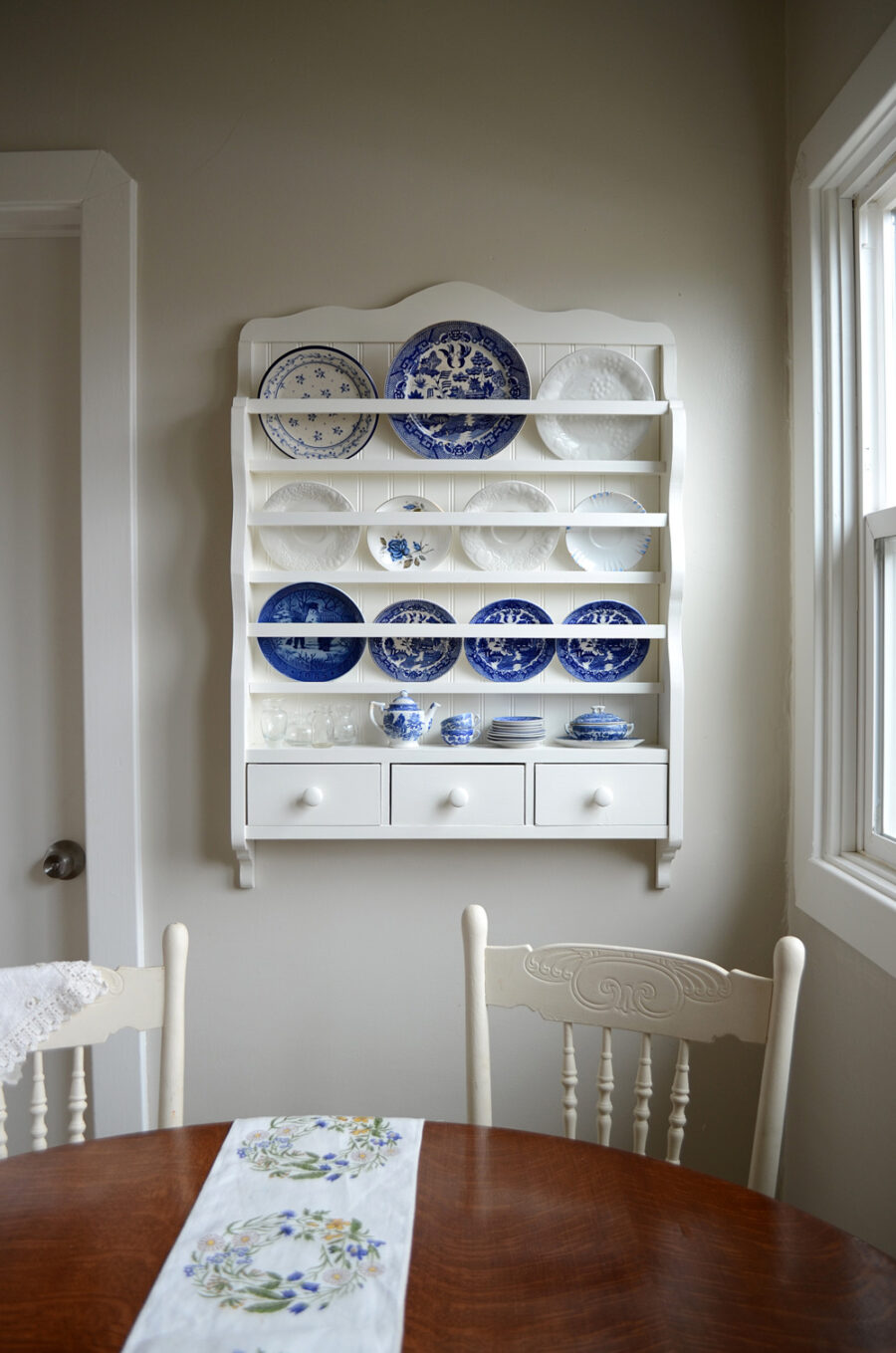 Blue-White-Country-Kitchen